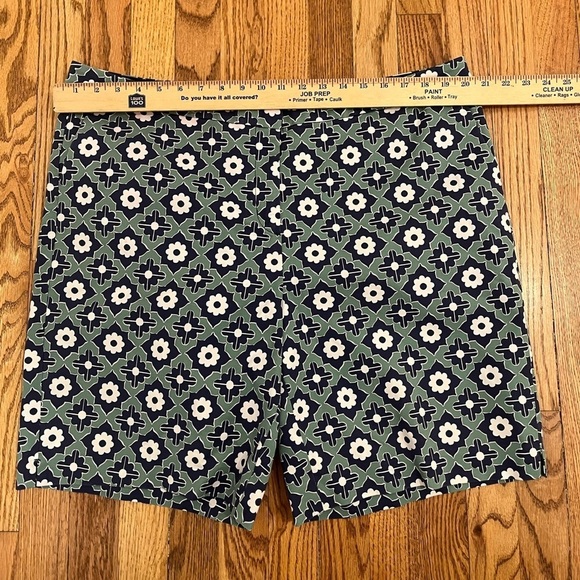 Boden Women’s Shorts Size XL Geometric - Picture 5 of 5